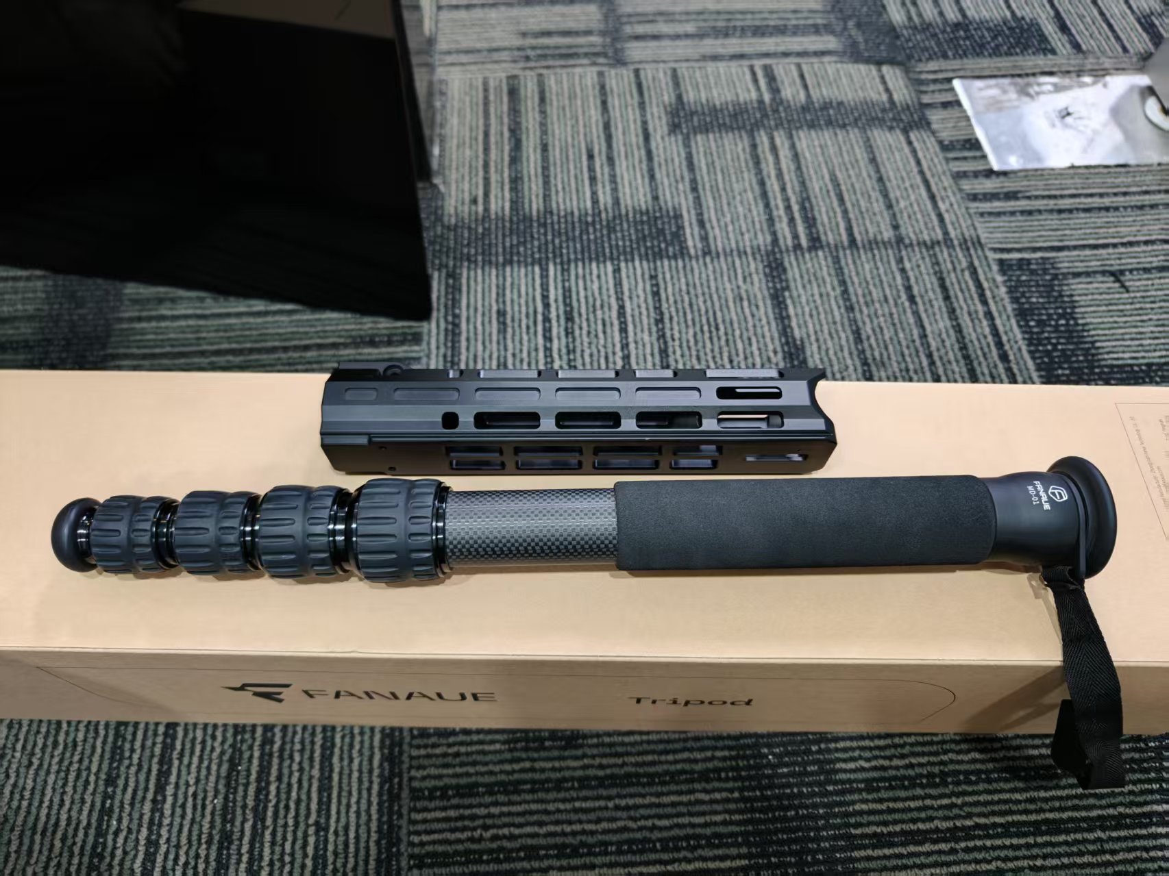 Customer review image for FANAUE MD-01 67.7inch Monopod for Camera Carbon Fiber Portable Compact Lightweight Travel with Walking Stick Handle(1.42"diameter)