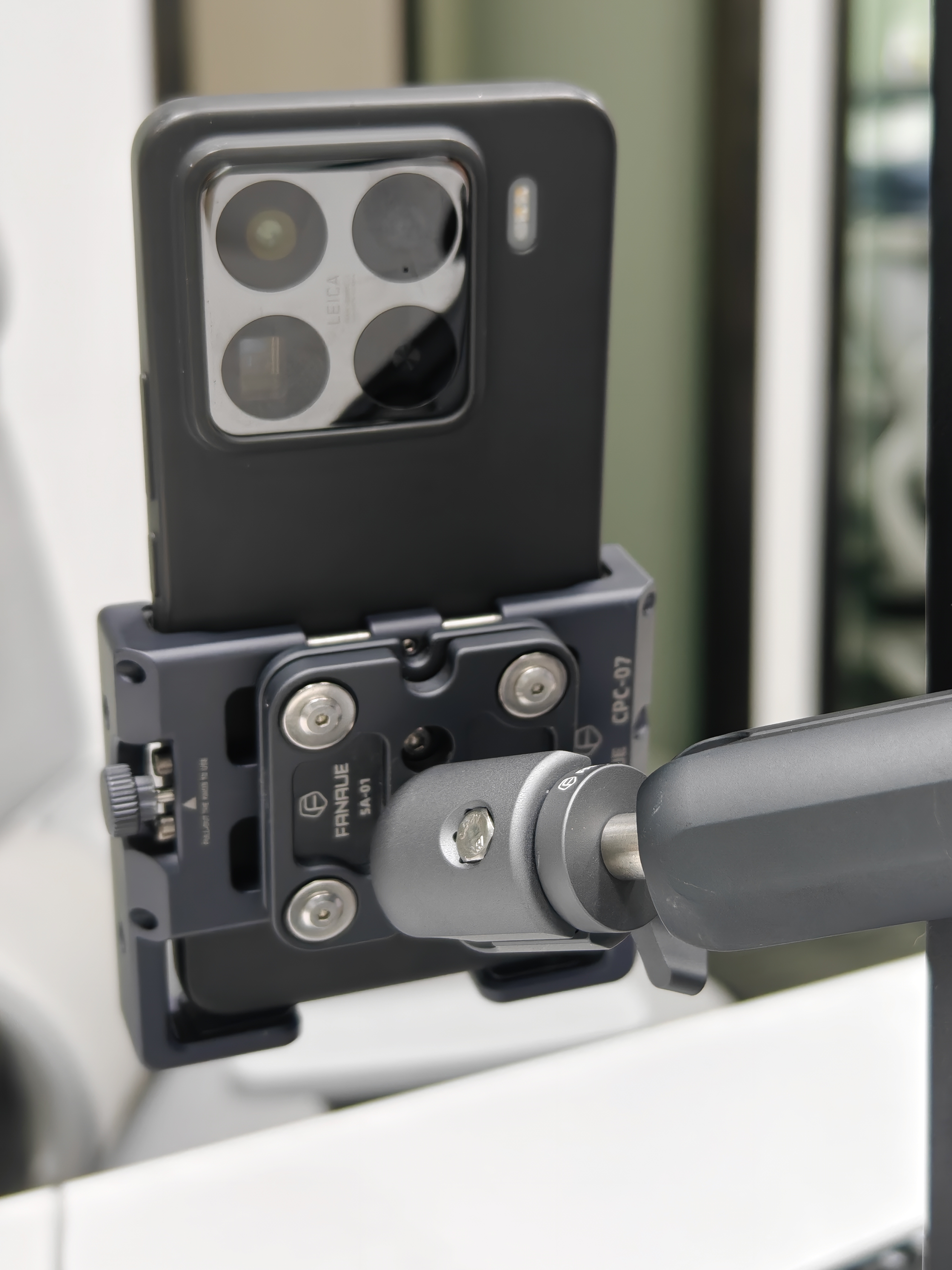 Imagen de reseña de cliente para FANAUE CPC-07SA Universal Phone Holder with 1'' Ball for Smartphones with a Width of 2.3" to 3.4"