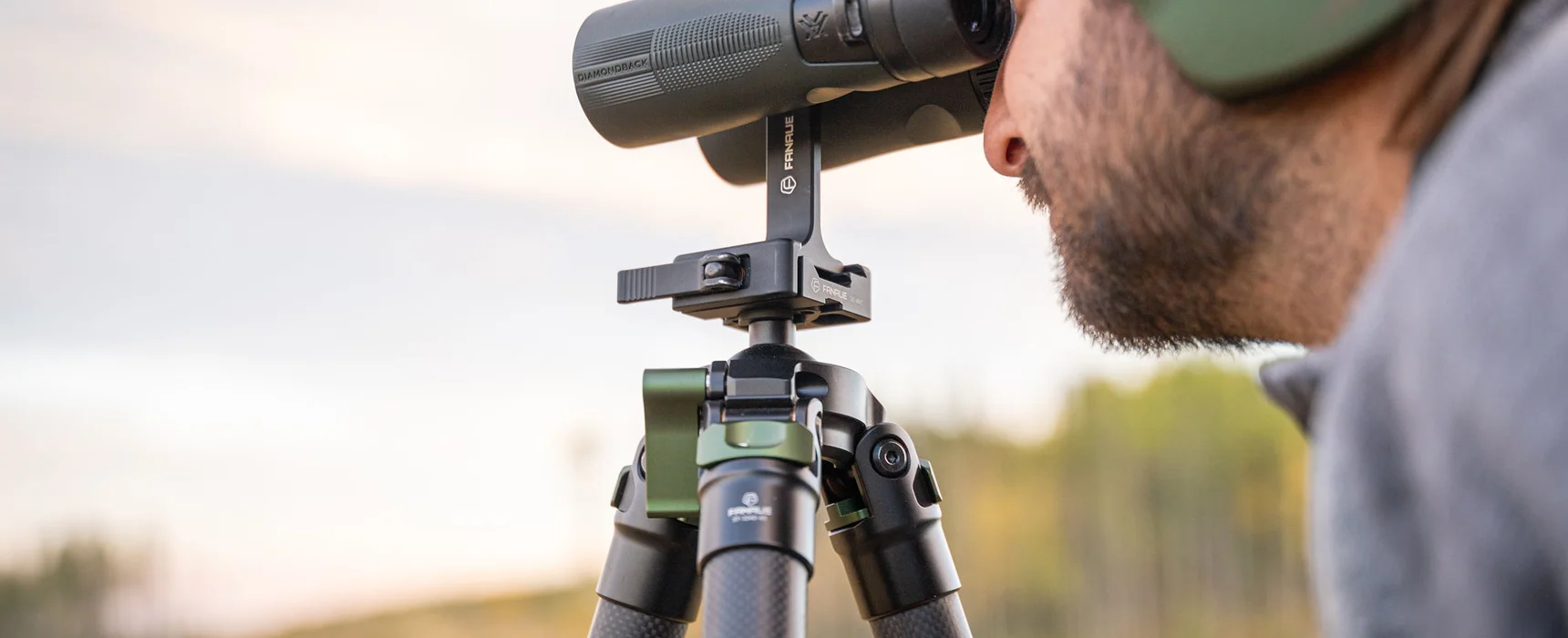 如何選擇最適合你的狩獵三腳架？