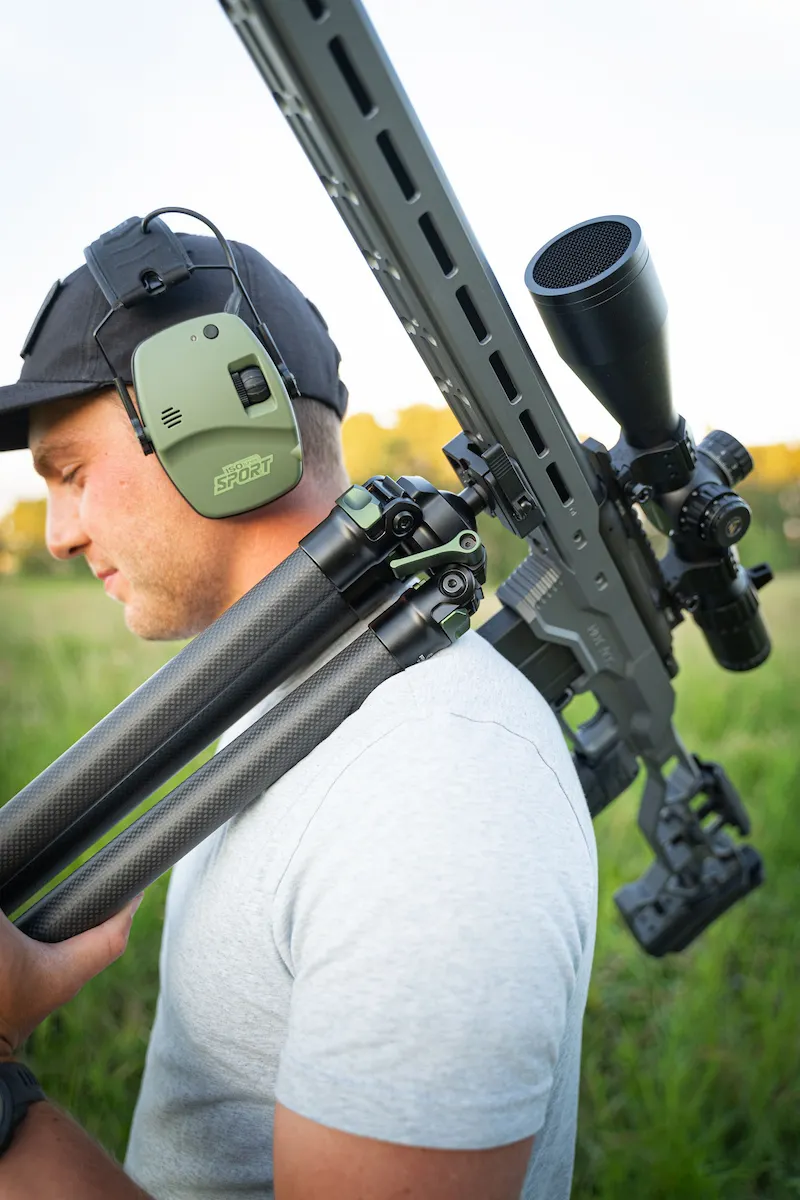Carbon fiber hunting tripod and shooting support gear